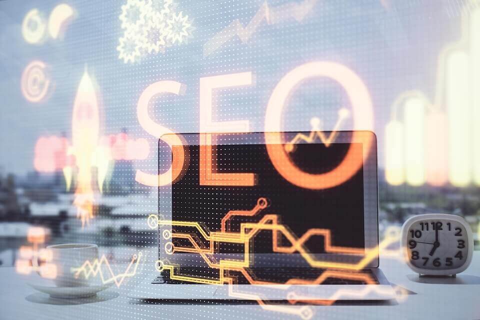 SEO_Araçları - Çeşitli SEO araçları ile web sitesi optimizasyonu yapılırken bir bilgisayar ekranı